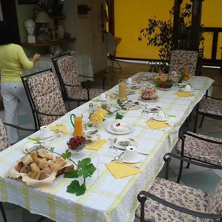 Maison D'hotes Les Feuilles D'or בית הארחה